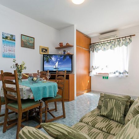 Apartment Korelic Green Garden Пореч Екстериор снимка