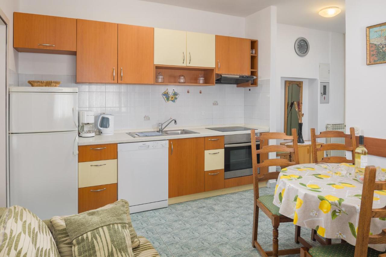 Apartment Korelic Green Garden Пореч Екстериор снимка