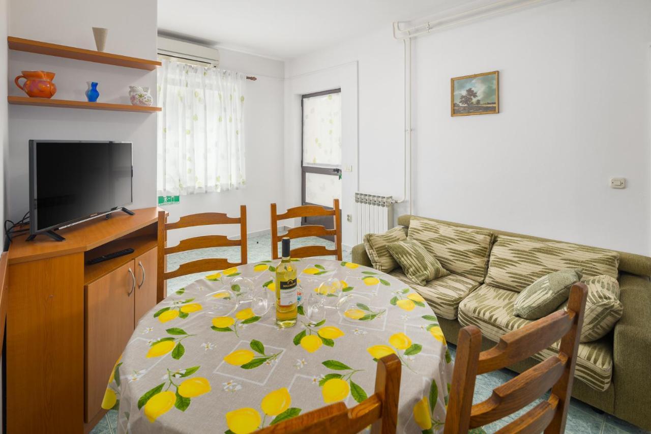 Apartment Korelic Green Garden Пореч Екстериор снимка