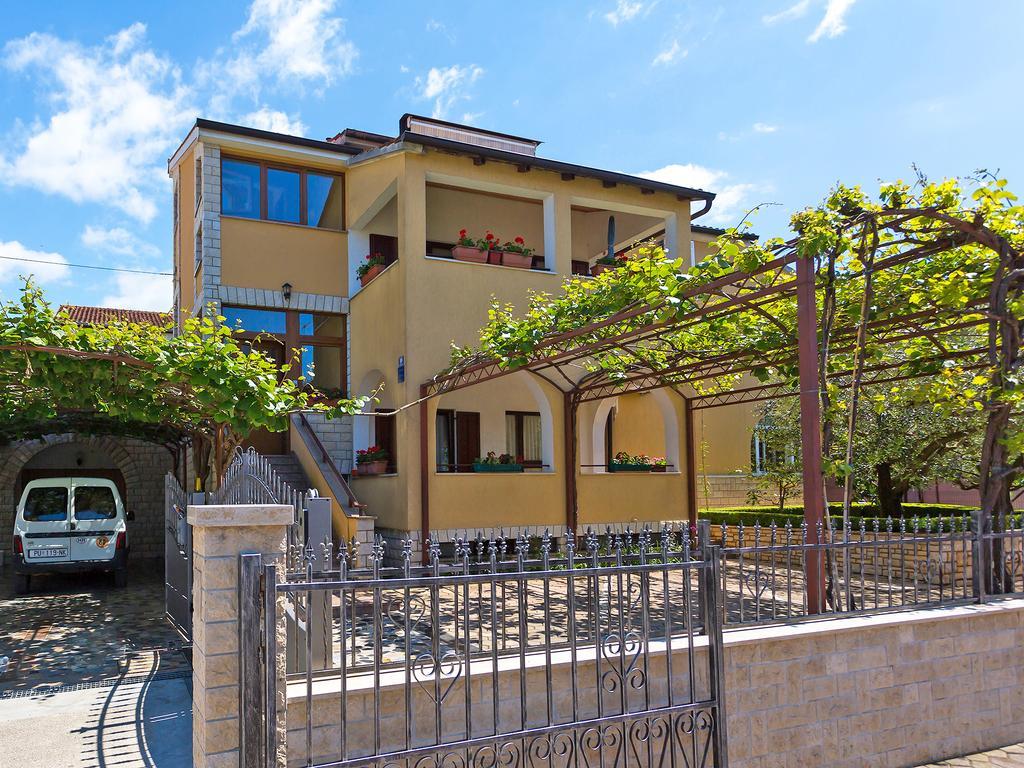 Apartment Korelic Green Garden Пореч Екстериор снимка