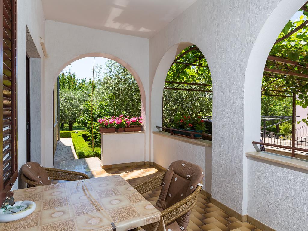 Apartment Korelic Green Garden Пореч Екстериор снимка