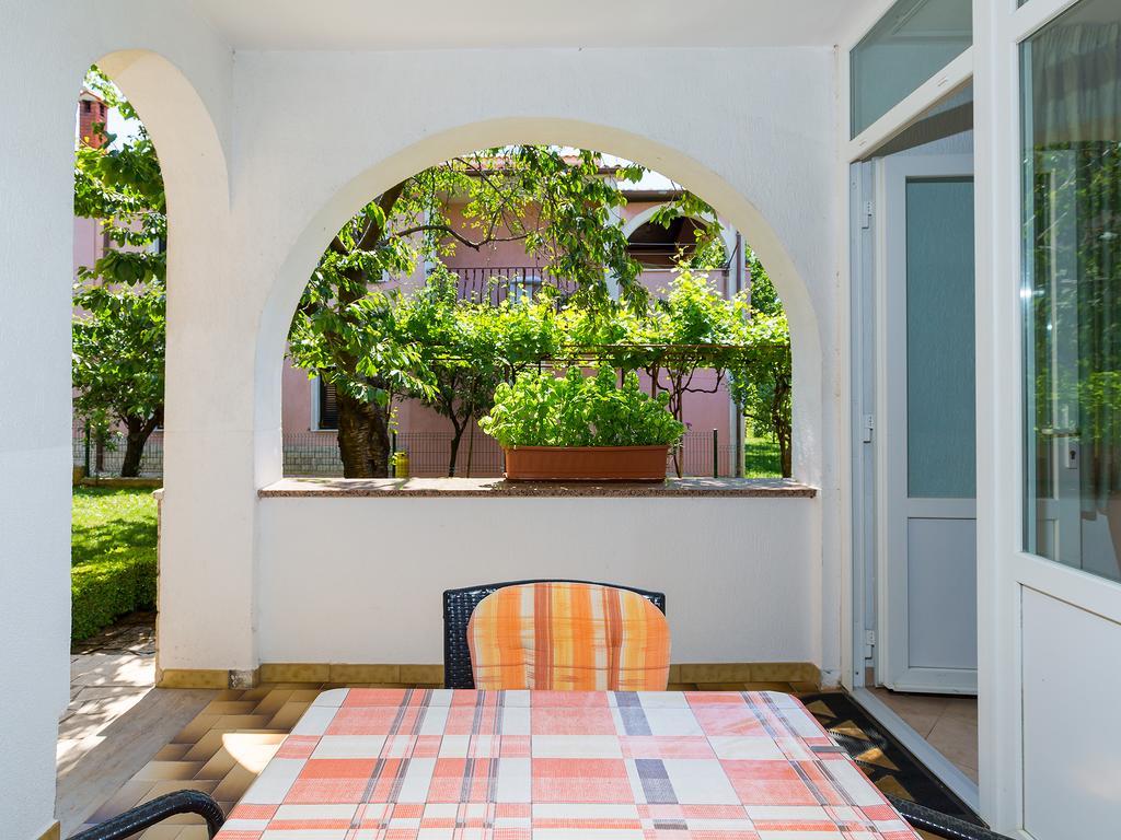 Apartment Korelic Green Garden Пореч Екстериор снимка